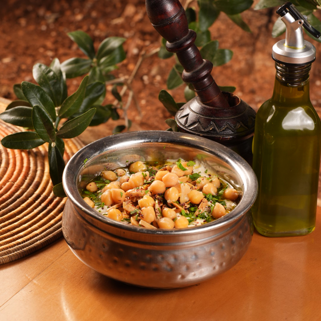 Fatteh with oil and nuts